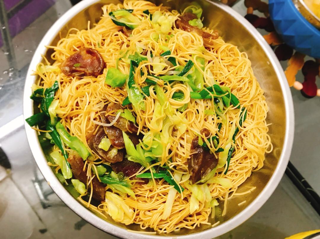 少油条条分明的炒面