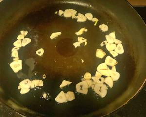 超级美味客家美食的香菇虾米豆腐煲的做法 步骤4
