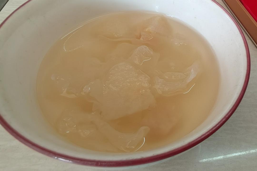 川贝雪梨银耳糖水的做法