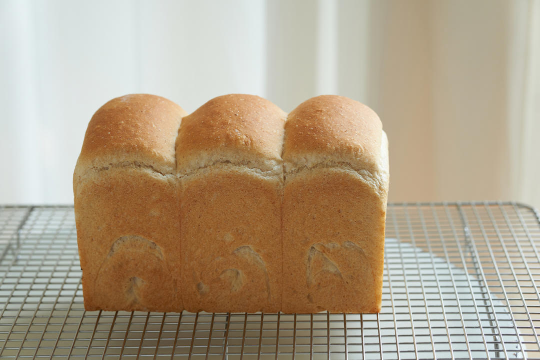 第三天依然柔软的粗全麦吐司