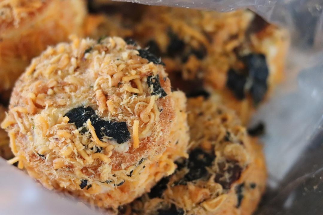 网红升级“拉丝肉松小贝”，用“青井”老师的酸奶戚风方子，更赞了！