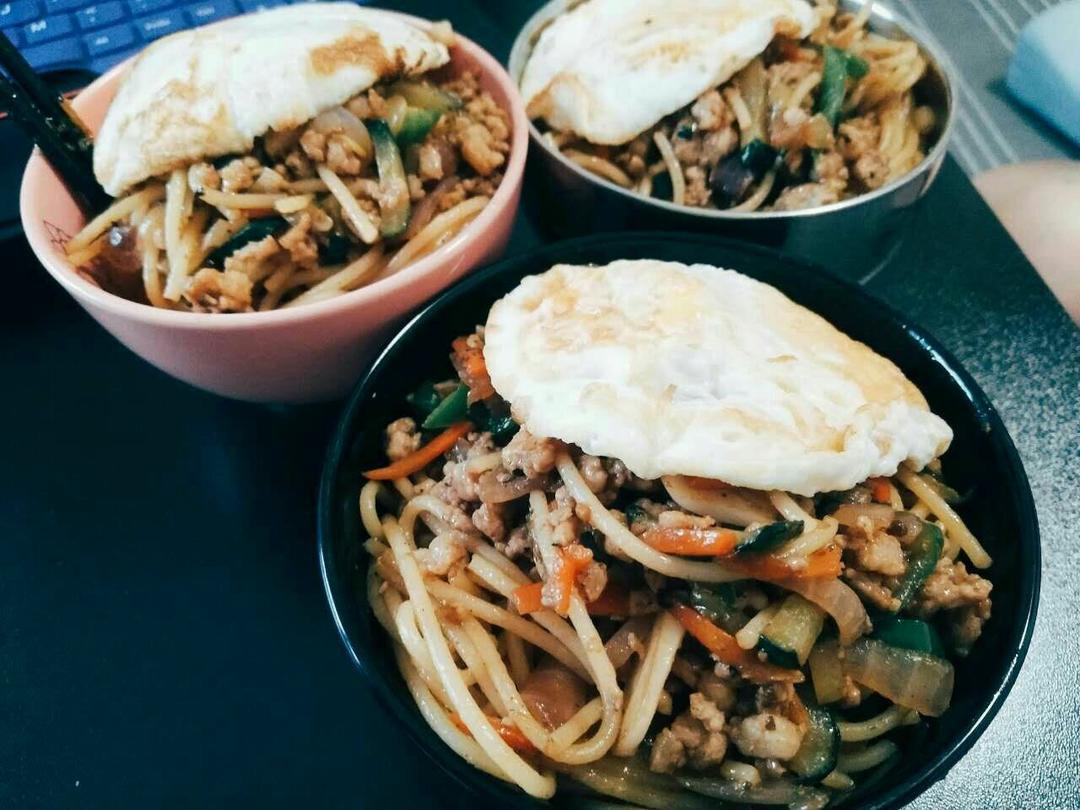 黑椒鸡丝意面