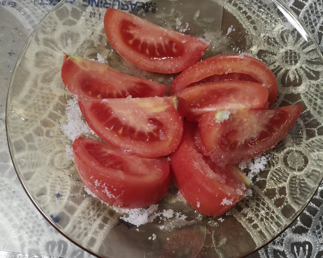 西红柿拌白糖的做法