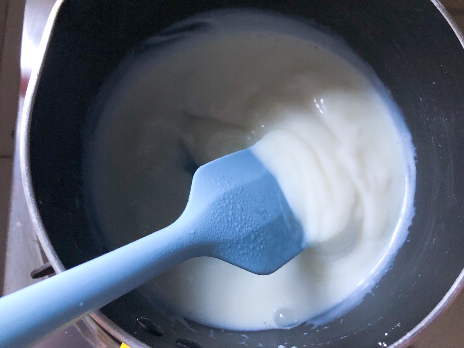 免烤箱❗️奶香十足❗️巨好吃的椰蓉牛奶小方❗️的做法 步骤5