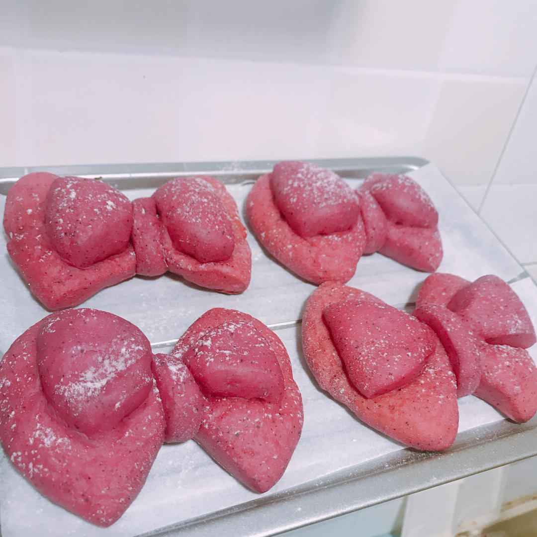 火龙果蝴蝶结面包（一次发酵）