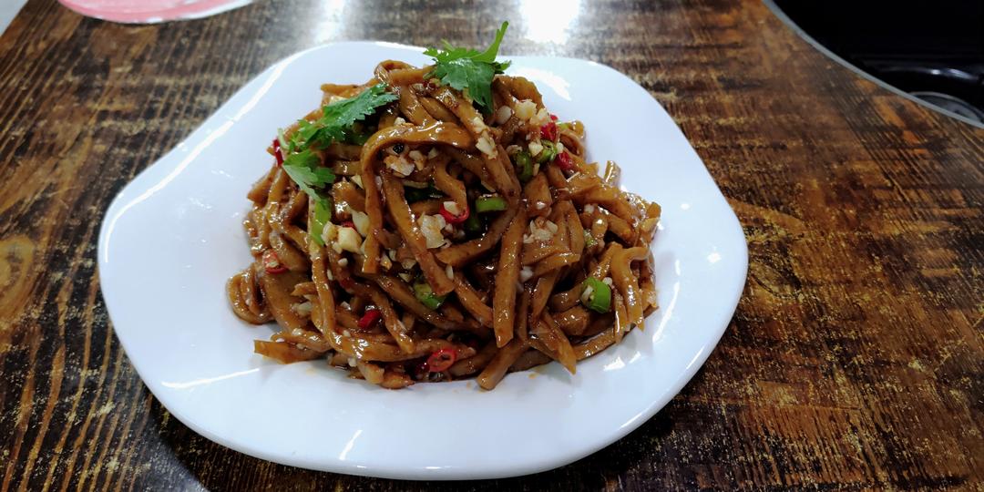 一步完成的凉拌五香麻辣豆腐丝(千曳香丝)的做法