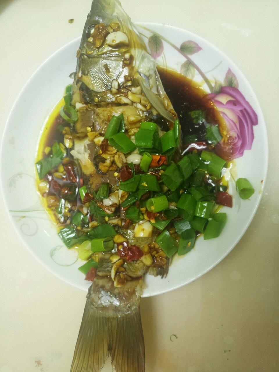 蒜泥鲤鱼