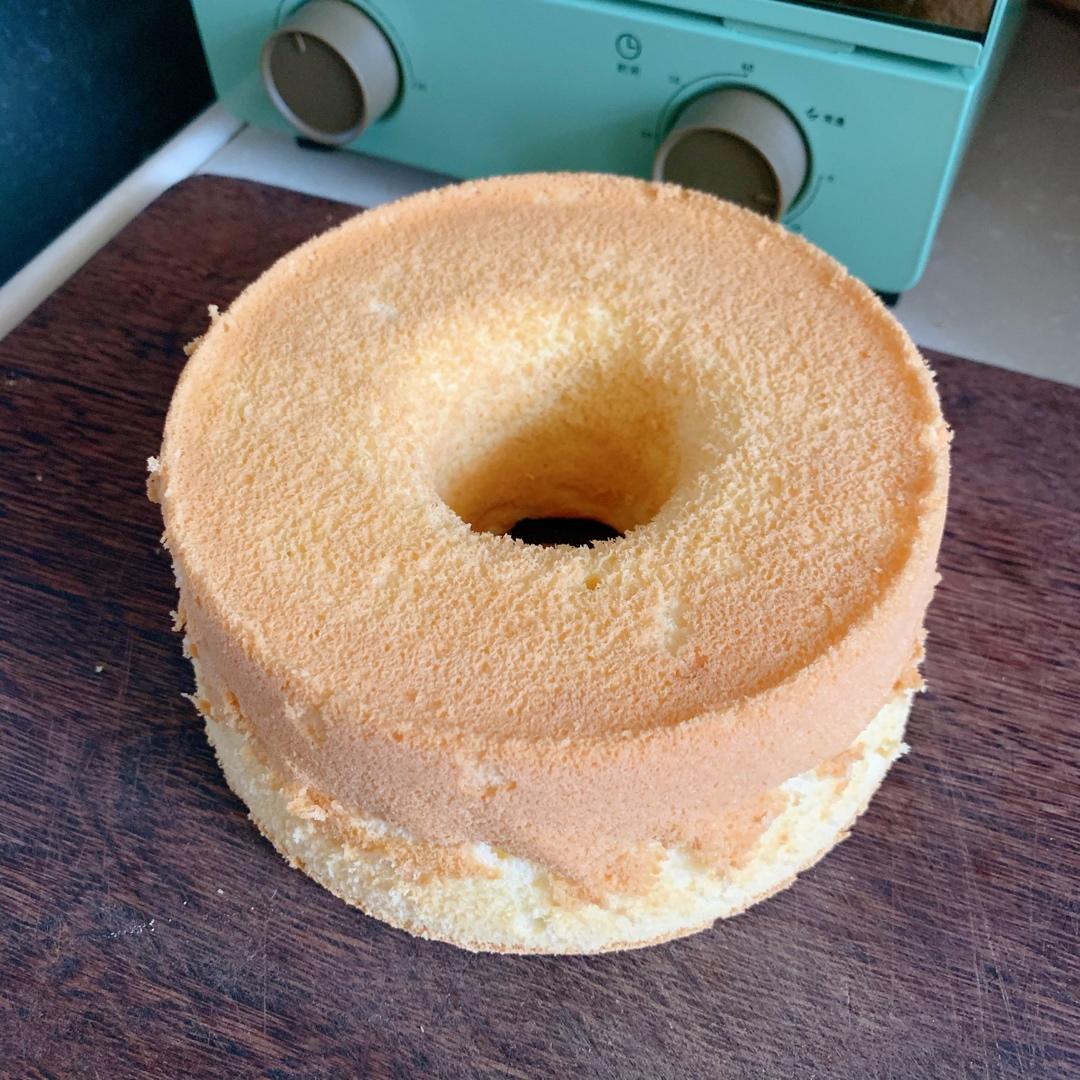 超简单完美戚风蛋糕（6寸2蛋）附打发、翻拌、脱模视频