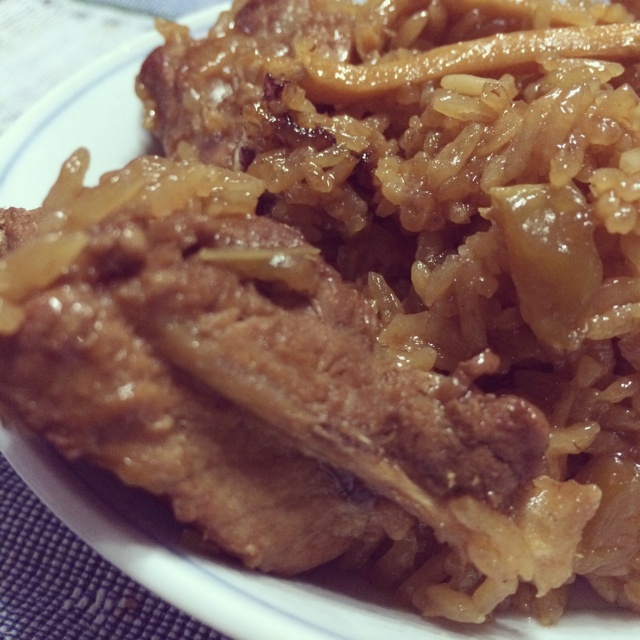 喷香排骨焖饭（爆好吃）