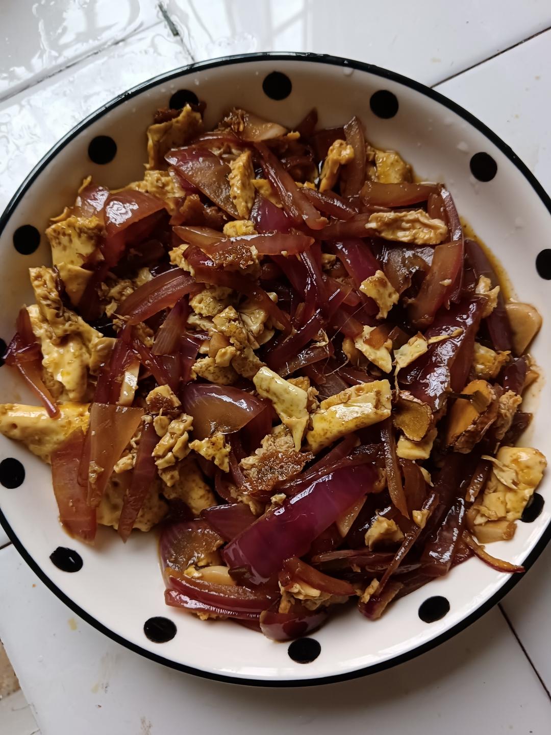 降压防癌的好食材  洋葱炒鸡蛋