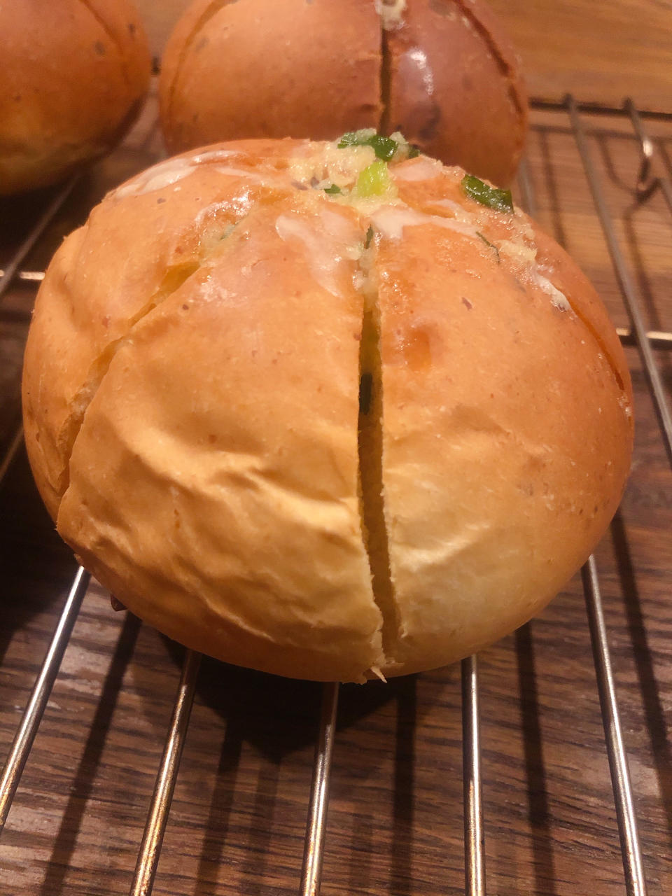 一款从韩国红到全世界的蒜香奶酪包