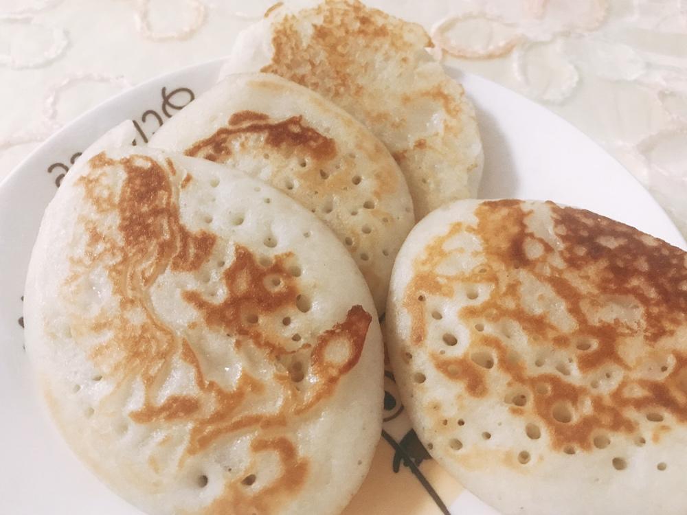 米粑！街边摊上经常有，饭店餐桌也能点的米粑；