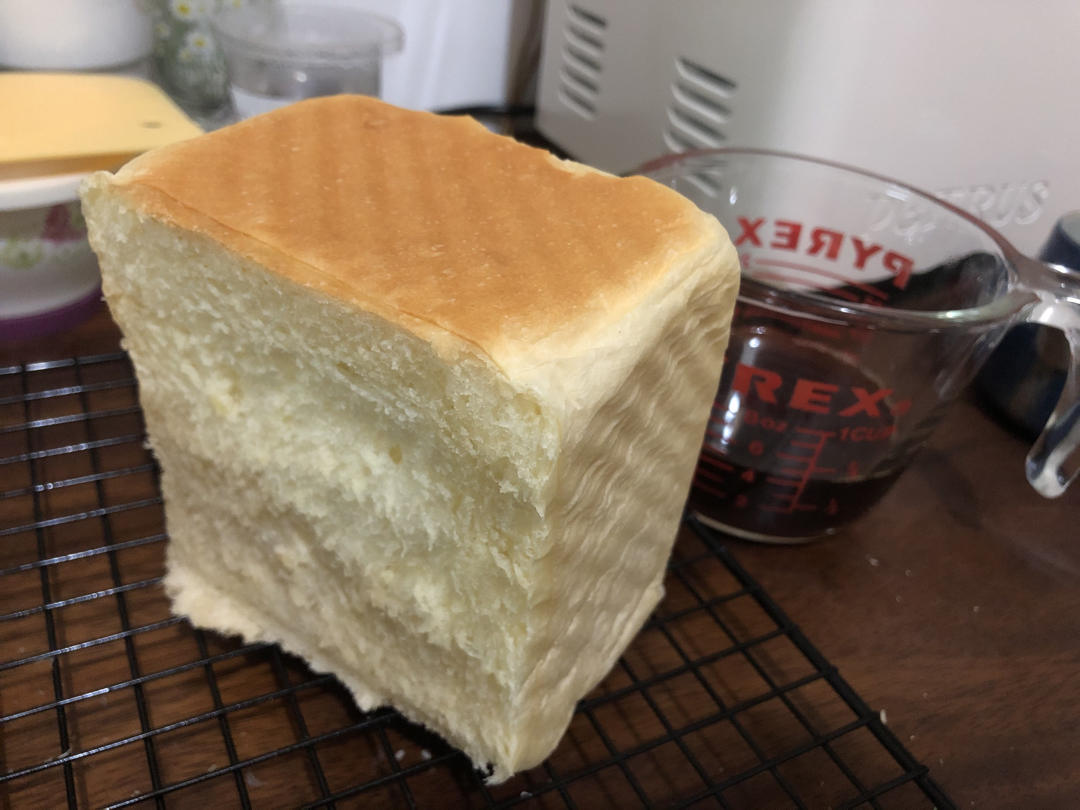 一次发酵就拉丝的吐司面包(附夏天面包机出膜方法)