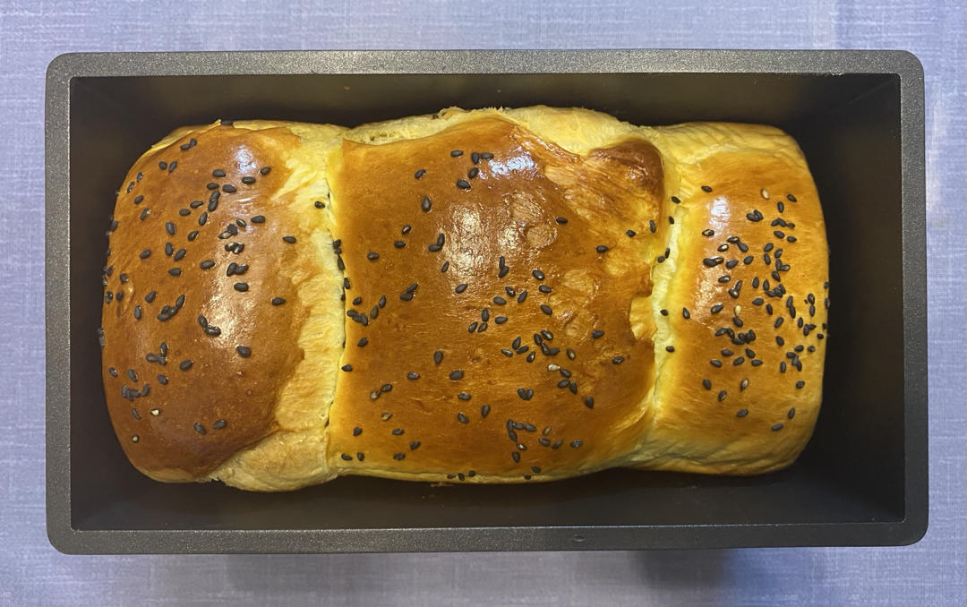 用烤箱自己做面包--手工牛奶吐司面包