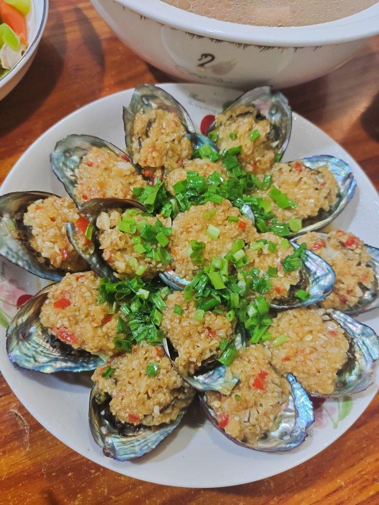 蒜蓉粉丝蒸鲍鱼