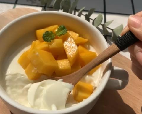 自制芒果双皮奶的做法