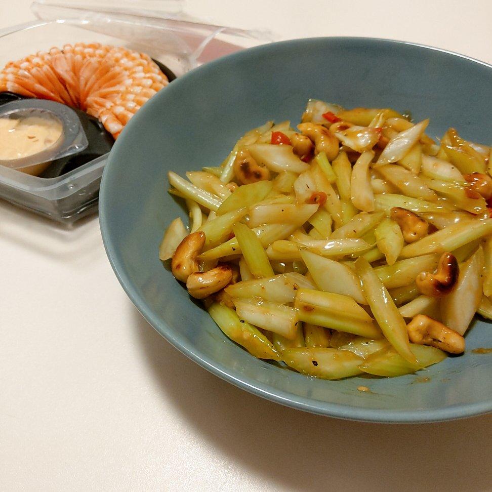 清炒不腻的素炒西芹