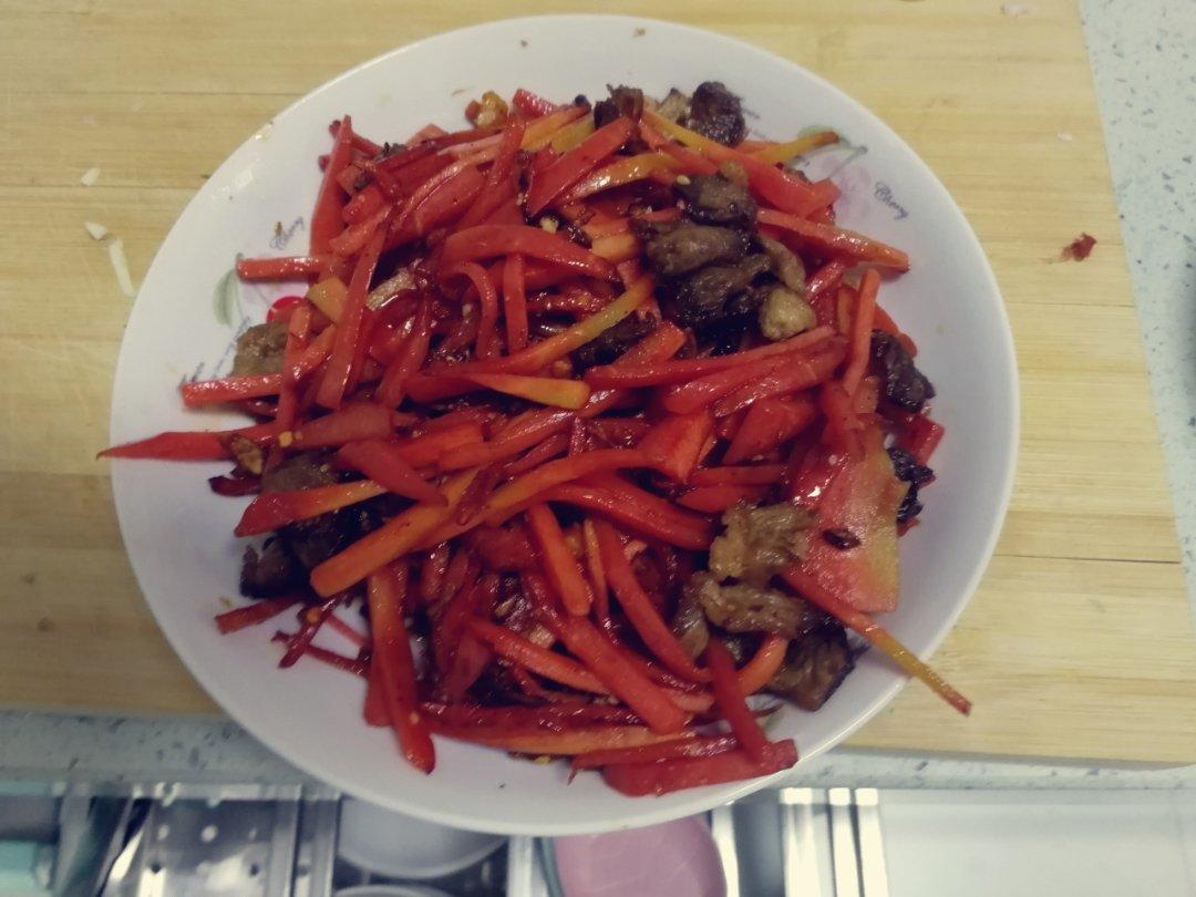 胡萝卜炒牛肉