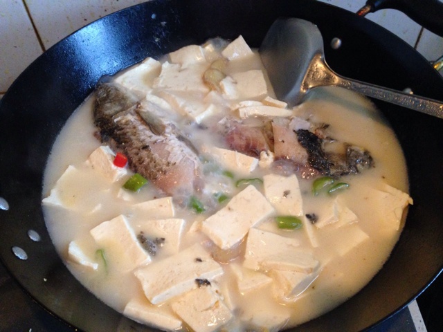 鲫鱼豆腐汤