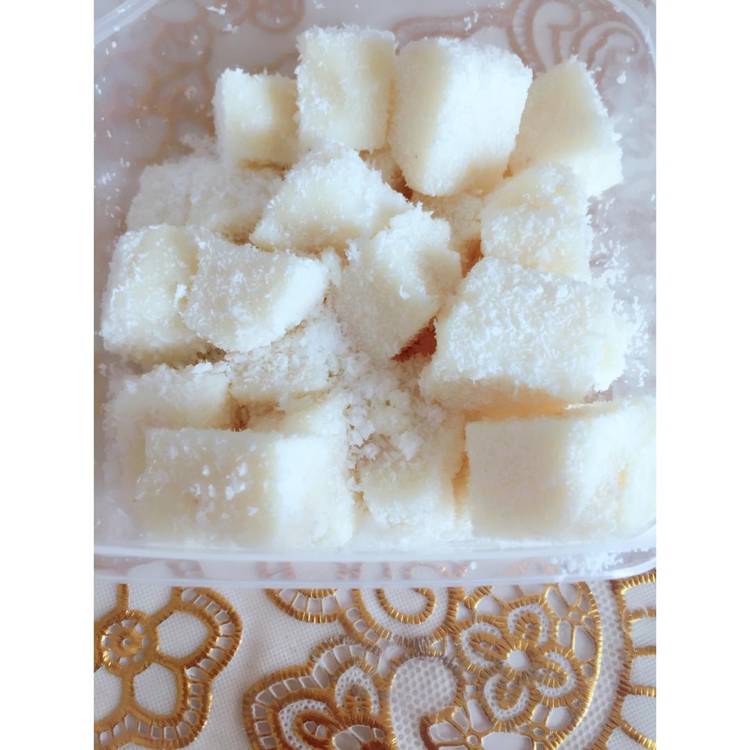 完胜85度C牛奶椰丝小方