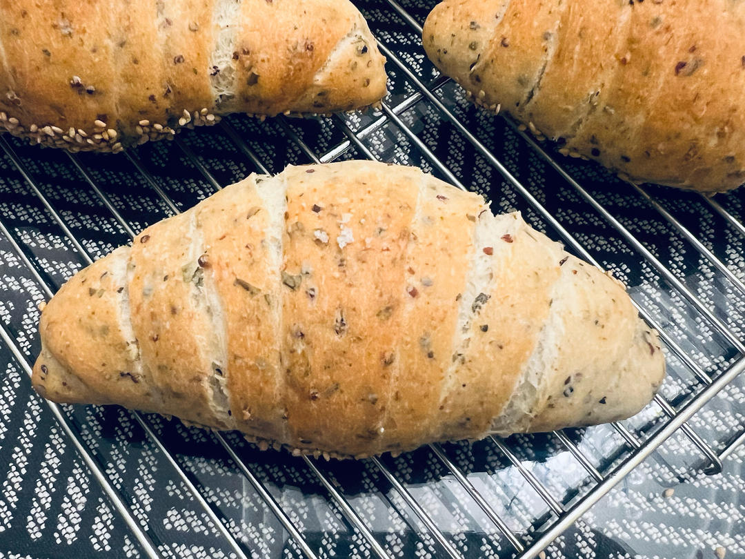 波兰种花椒叶藜麦盐面包