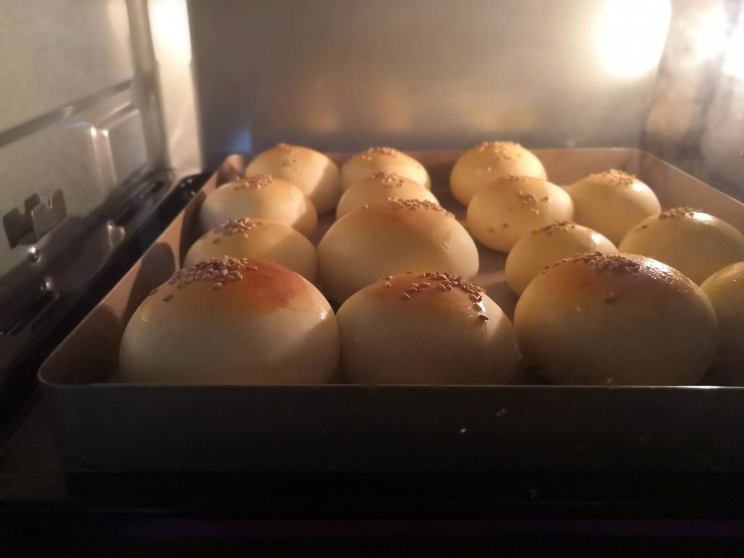 大人小孩都爱不释口的【蜂蜜牛奶小餐包】