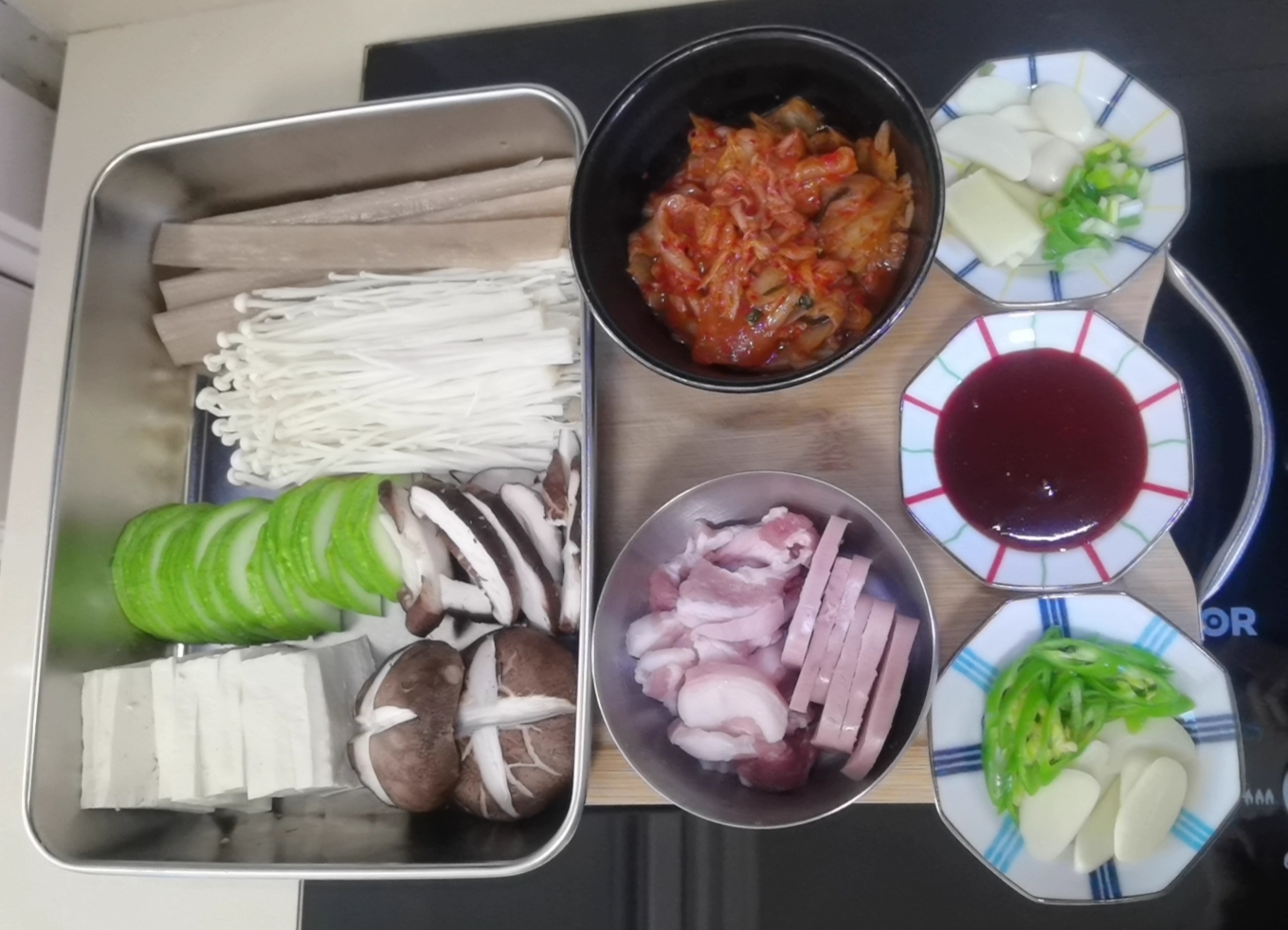 五花肉泡菜锅的做法 步骤1