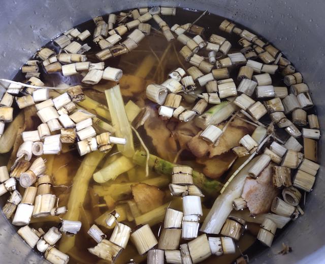 竹蔗土茯苓清热解毒水的做法