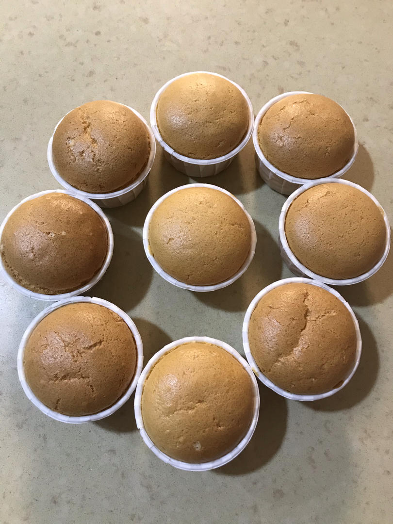 完美戚風杯子蛋糕（一定不会开裂的方法）