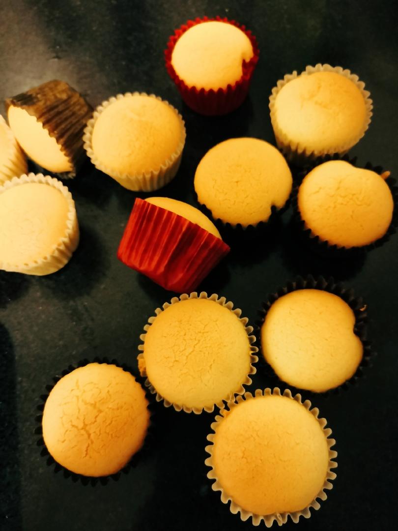 迷你小纸杯蛋糕