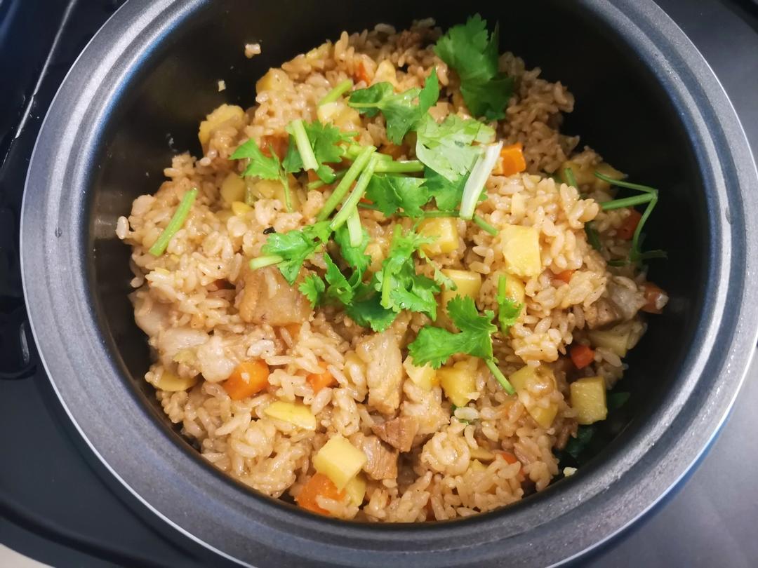 电饭锅版香菇土豆饭