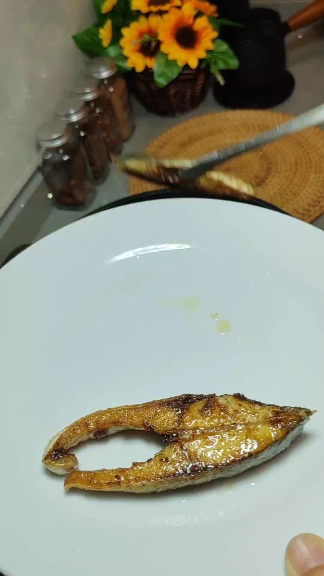 香煎金仓鱼-只需简单的调味料的做法 步骤5