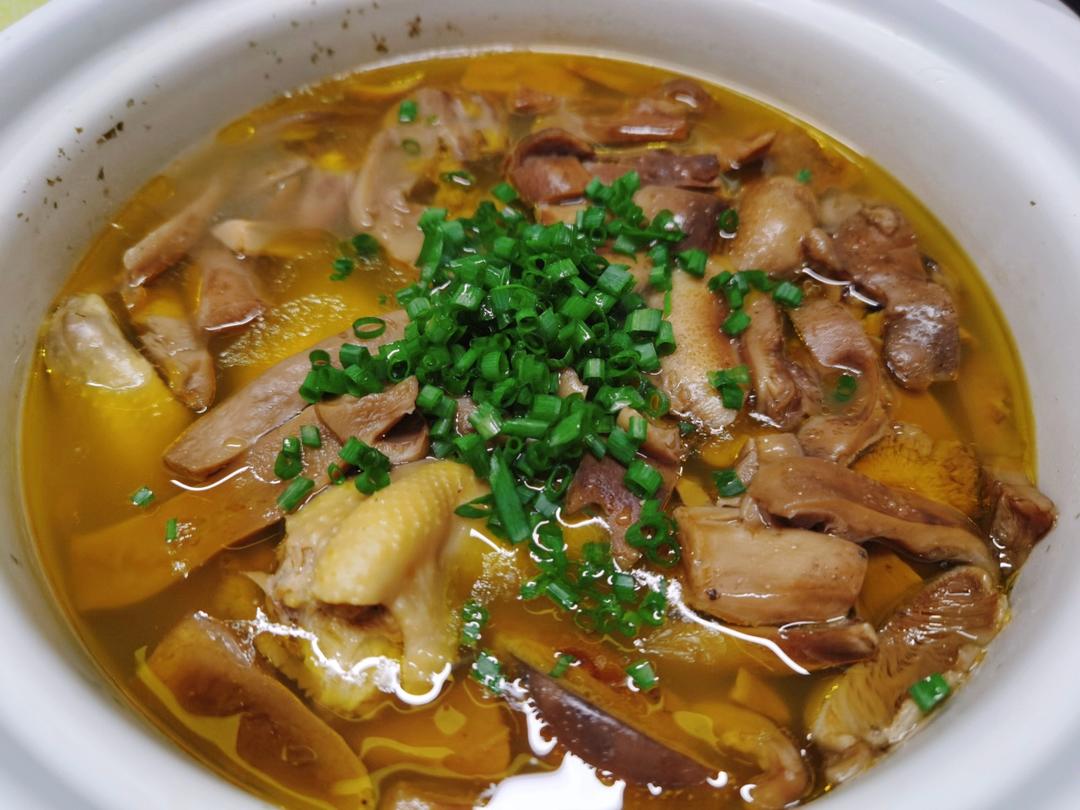 青头菌鸡汤（小瓜鸡）