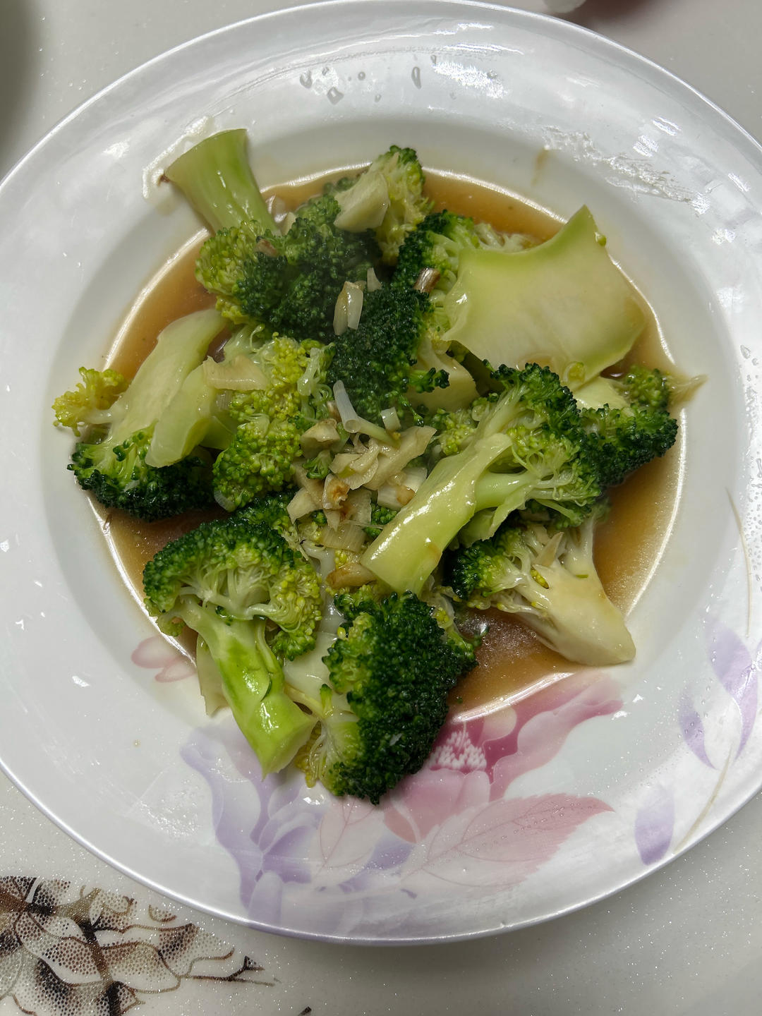 好吃到爆的耗油蒜蓉西兰花(从不修图，喜欢请关注)