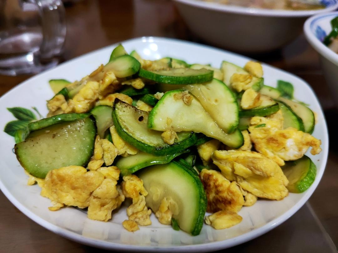 鸡蛋海米炒西葫芦 Dried Shrimp with Zucchini