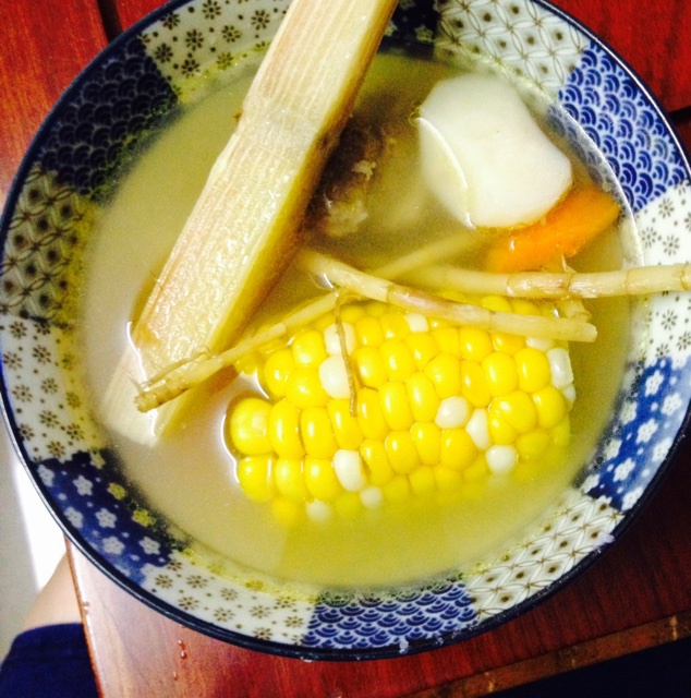 马蹄竹蔗甜玉米猪骨汤