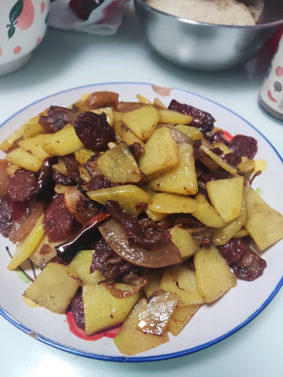 青椒土豆片炒腊肠