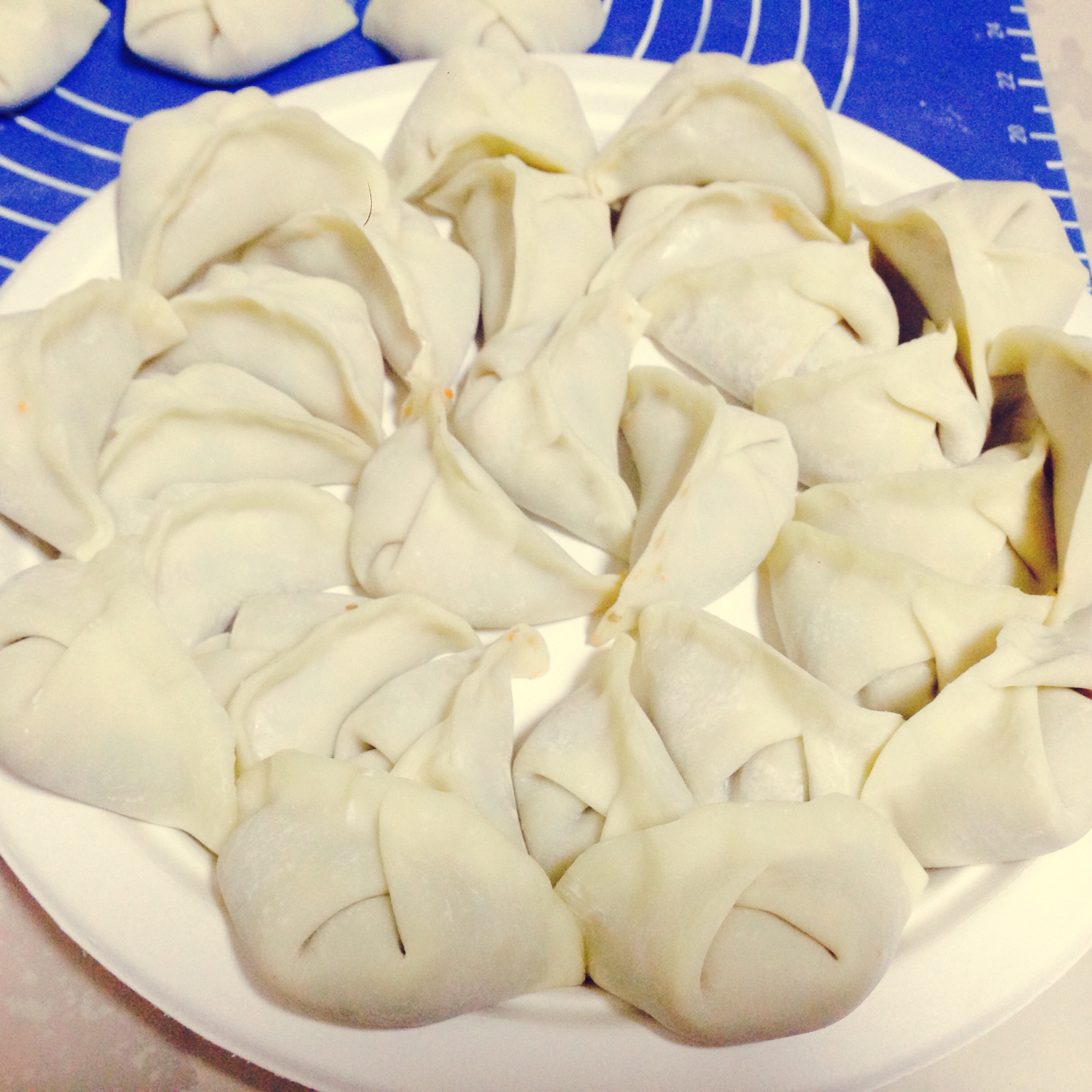 芹菜胡萝卜猪肉水饺