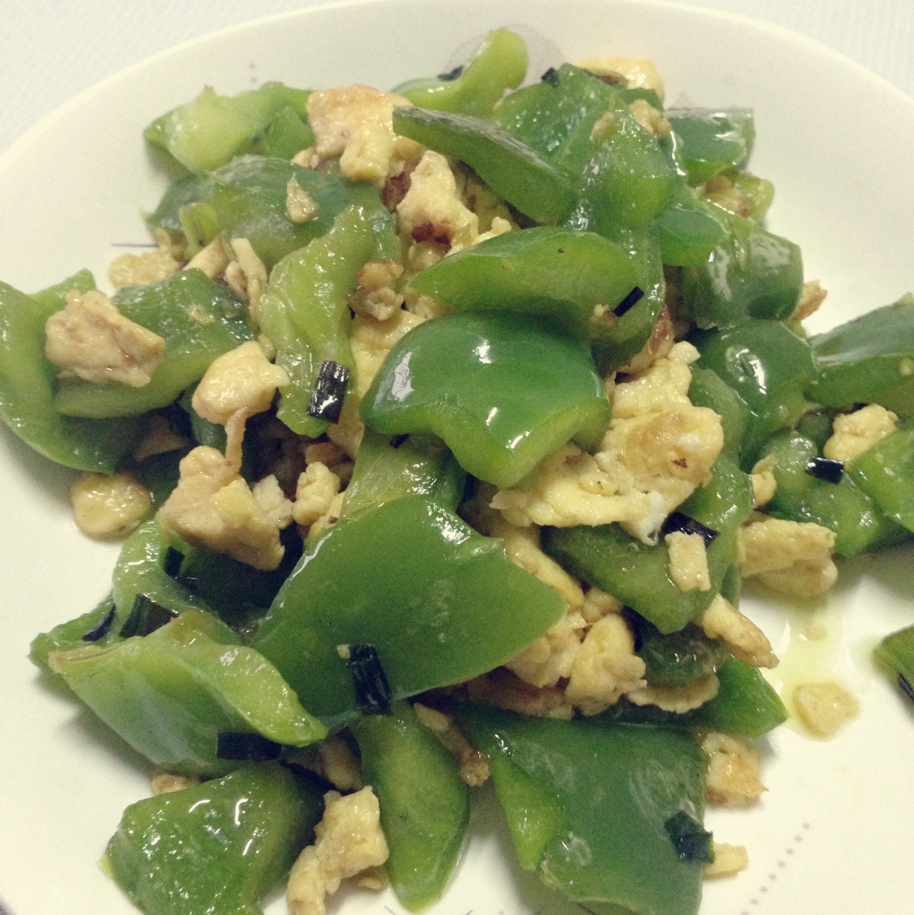 艾mumu做的圆椒炒鸡蛋