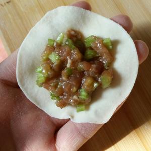 猪肉芹菜水饺的做法 步骤15