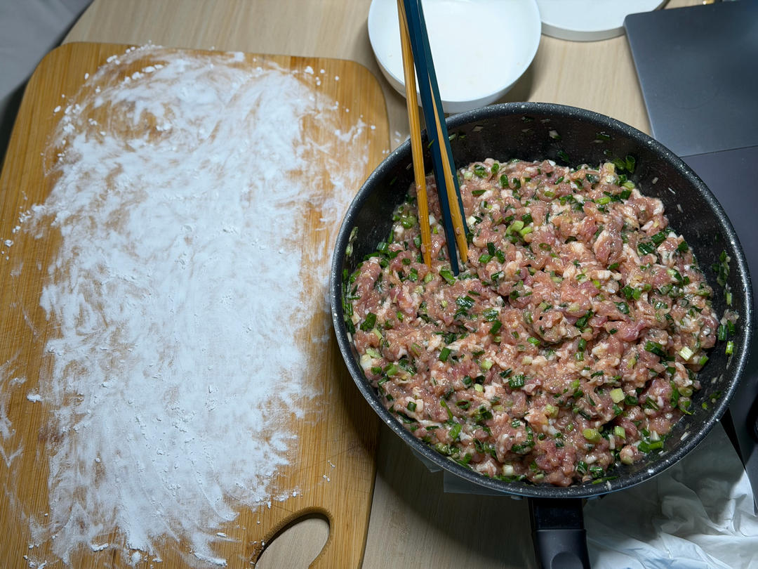 饺子（猪肉馅拌小葱）