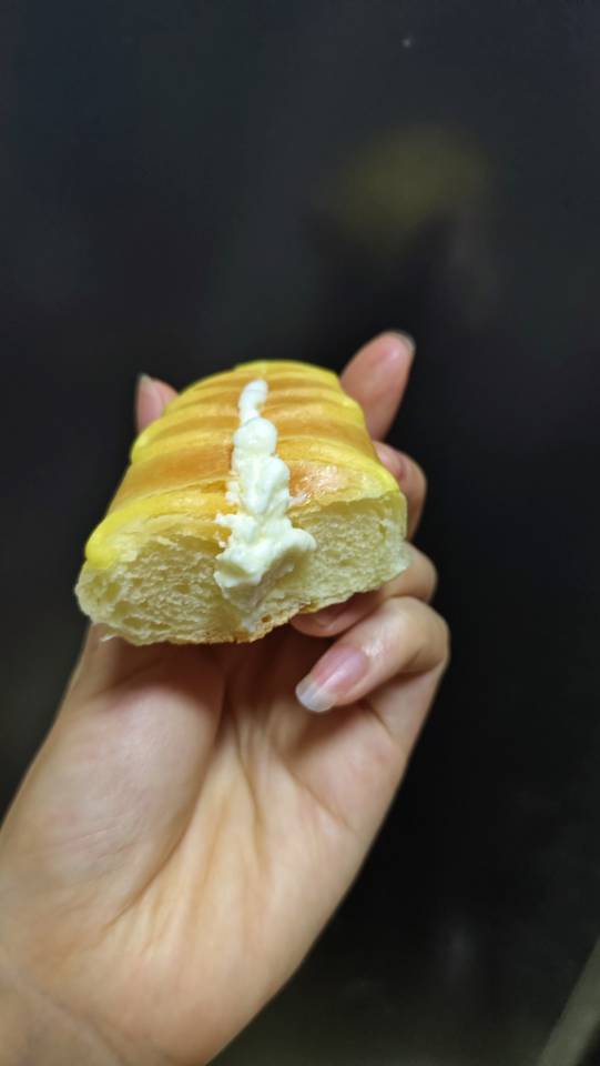 鲜奶油毛毛虫面包