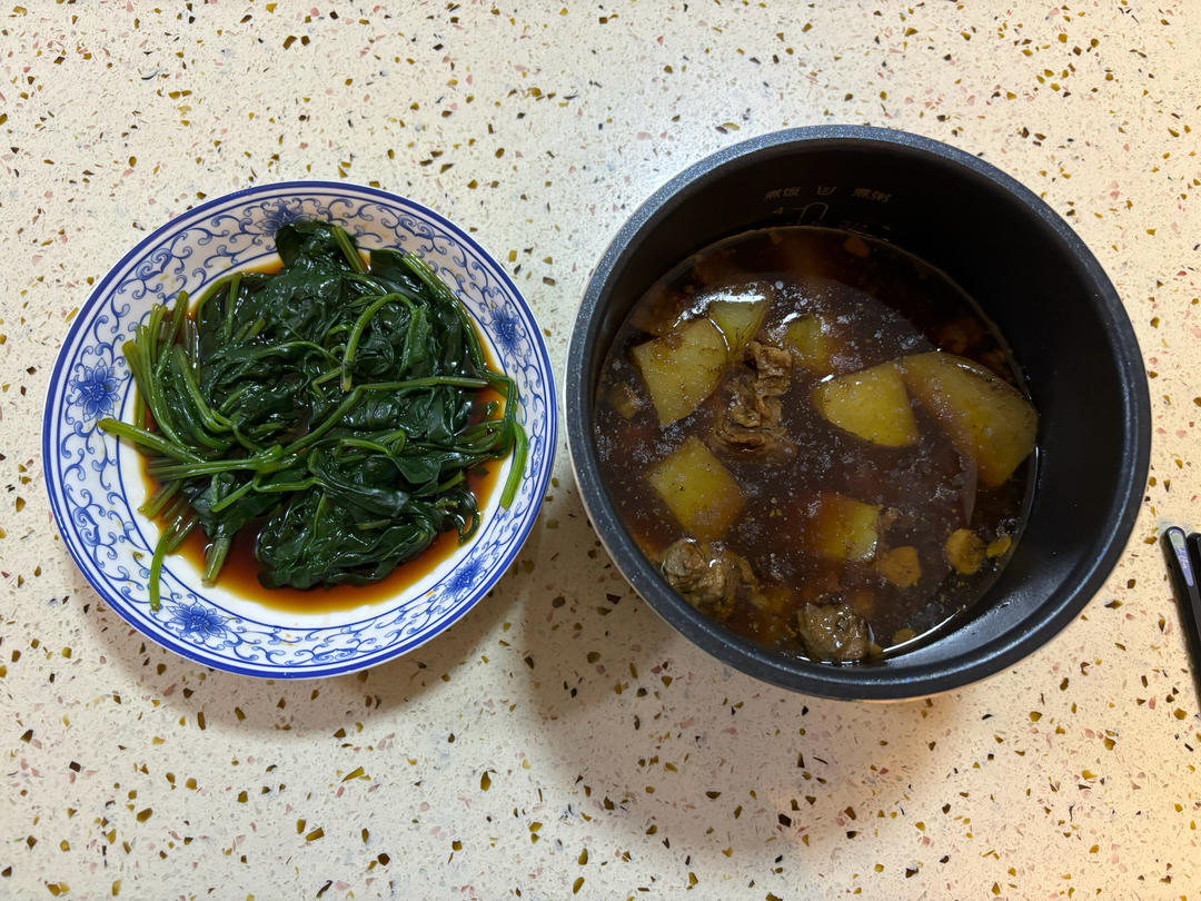 土豆焖牛腩