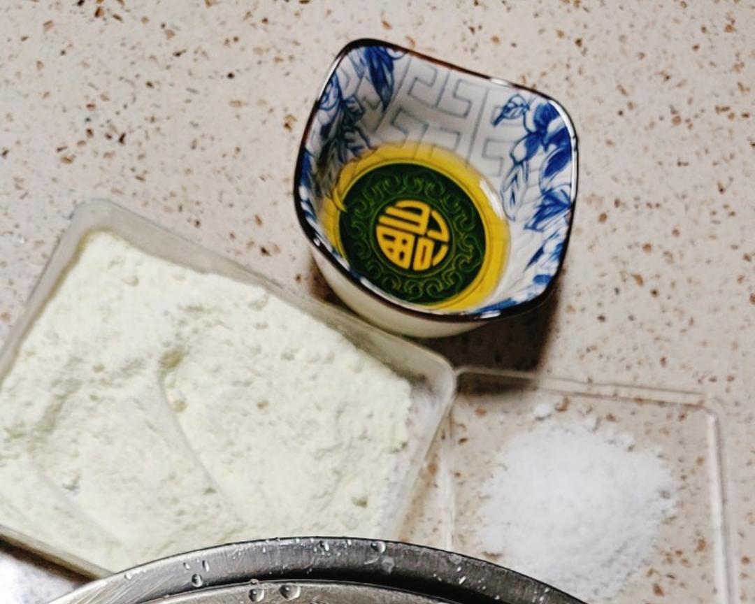 纯奶手撕吐司的做法 步骤1