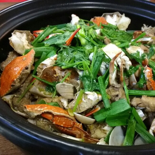 鲍鱼鸡煲蟹