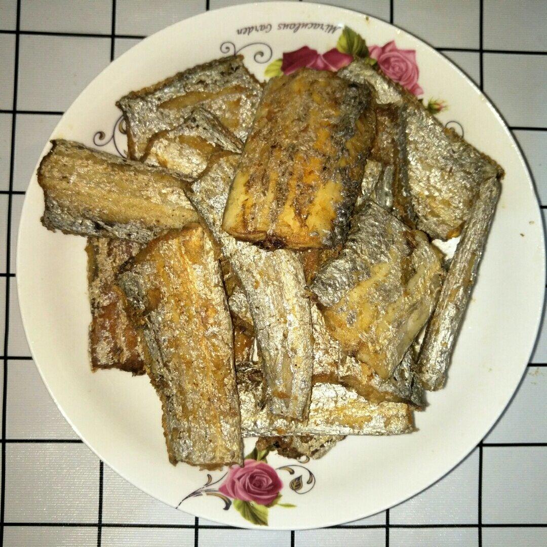 香煎带鱼（不裹粉不易烂的技巧）