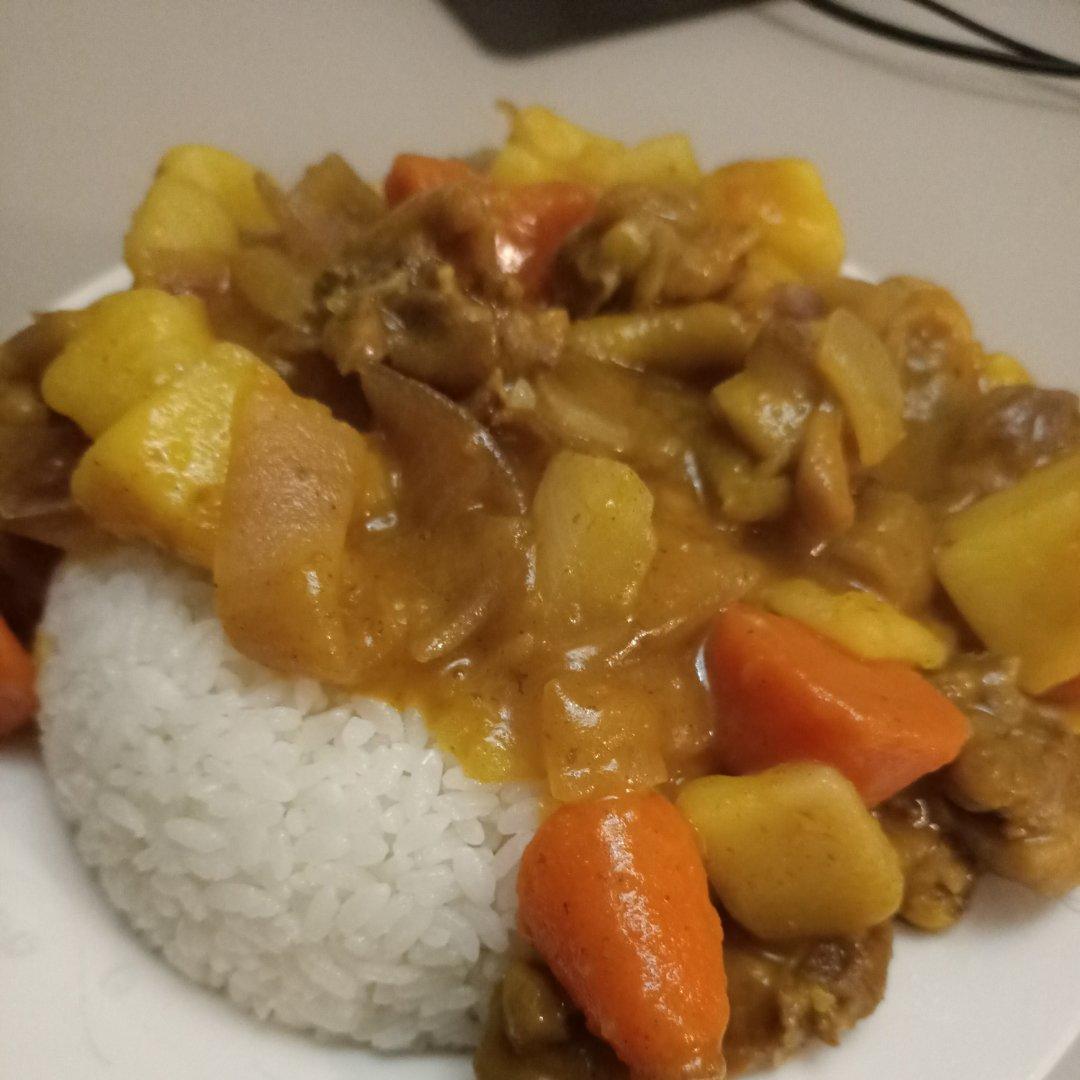 咖喱鸡块饭
