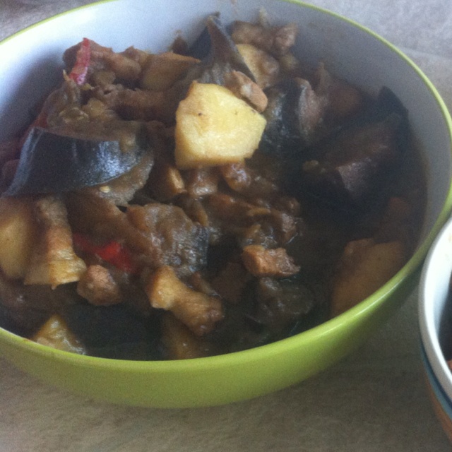 五花肉炖茄子土豆