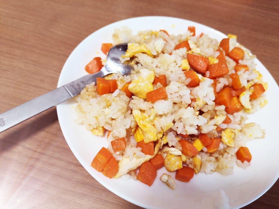 胡萝卜蛋炒饭