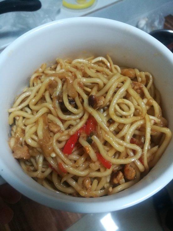 无敌好吃的【鱼香肉沫茄子焖面】，吃完舔盘🍜